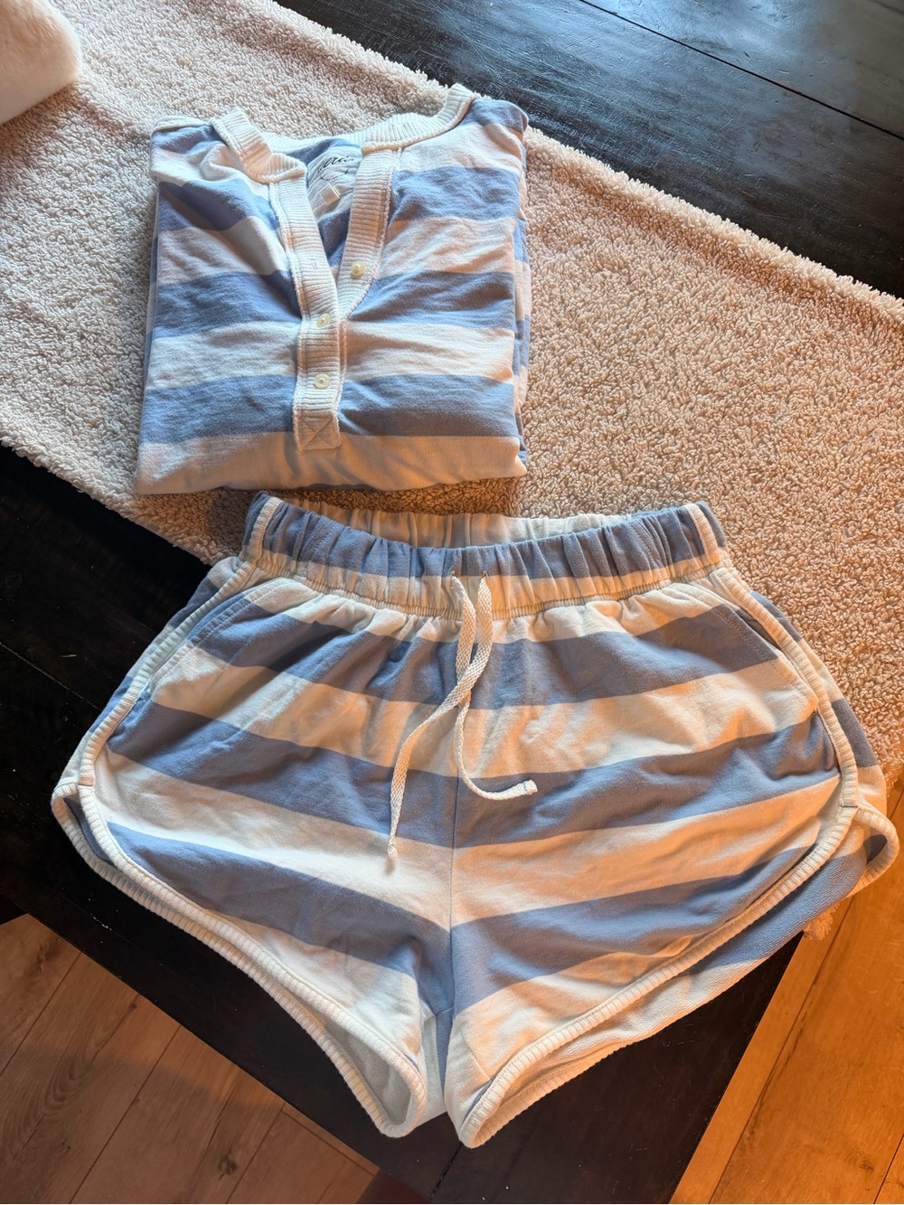 Aerie set
